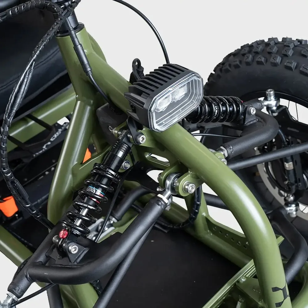 Suspension et phare de l'ExoQuad V2