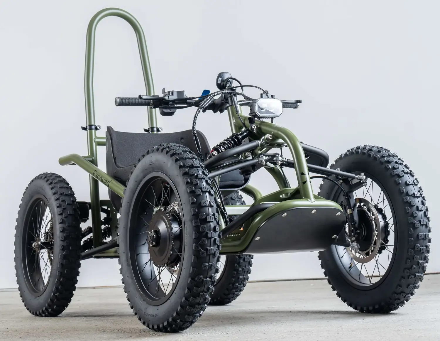 ExoQuad V2 vert olive, vue trois quarts avant