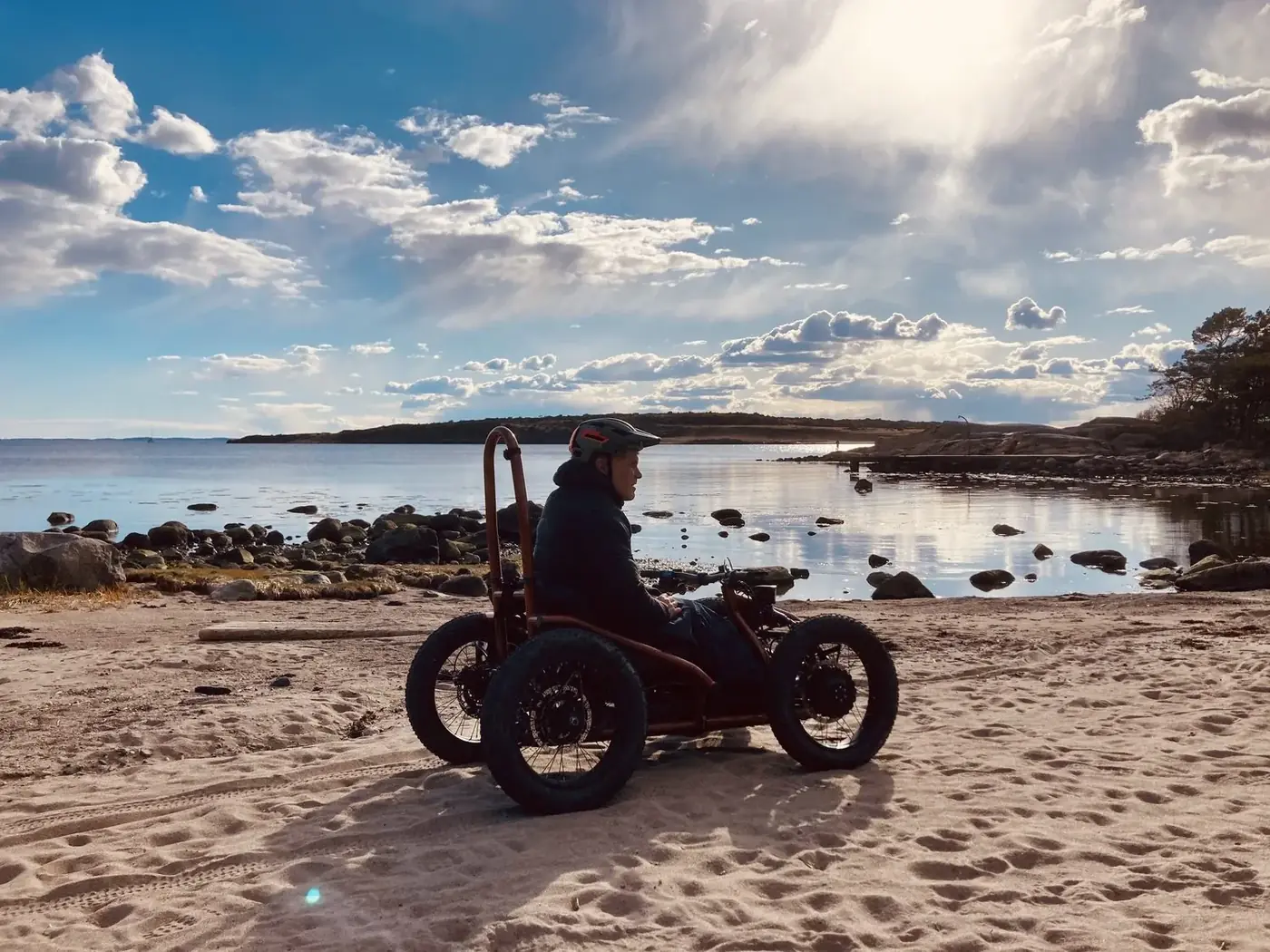 ExoQuad sur une plage de sable